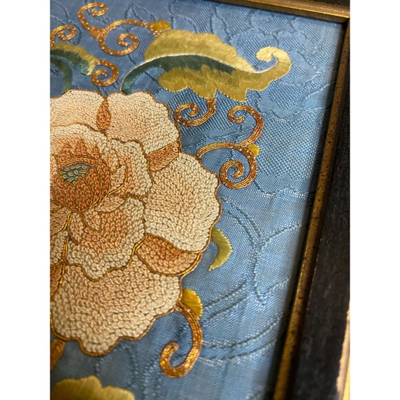 Beautiful 19th Century Chinese Silk on Silk Embroidery Panel - Custom Framed - Picture 5 of 8
